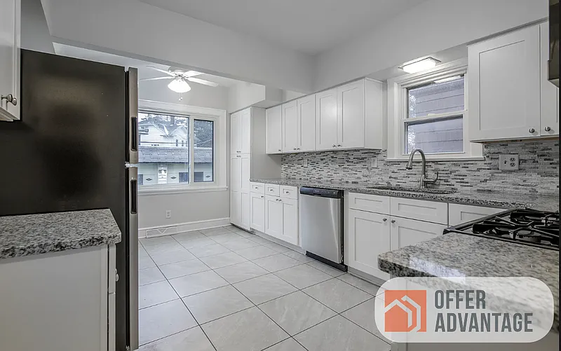 5 bed, 2.0 bath, 2050 sqft, $2,400 — Photo 4