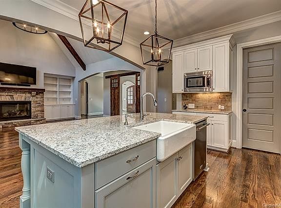 4th image of 5616 Five Knolls Dr