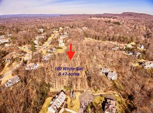 169 White Sail Dr, Southington, CT 06489