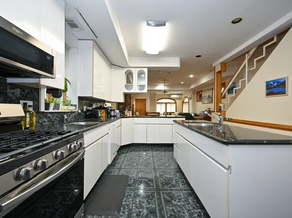 1479 East 32nd Street image 6 of 21