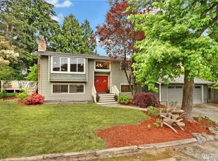 19605 61st Ave NE, Kenmore, WA 98028