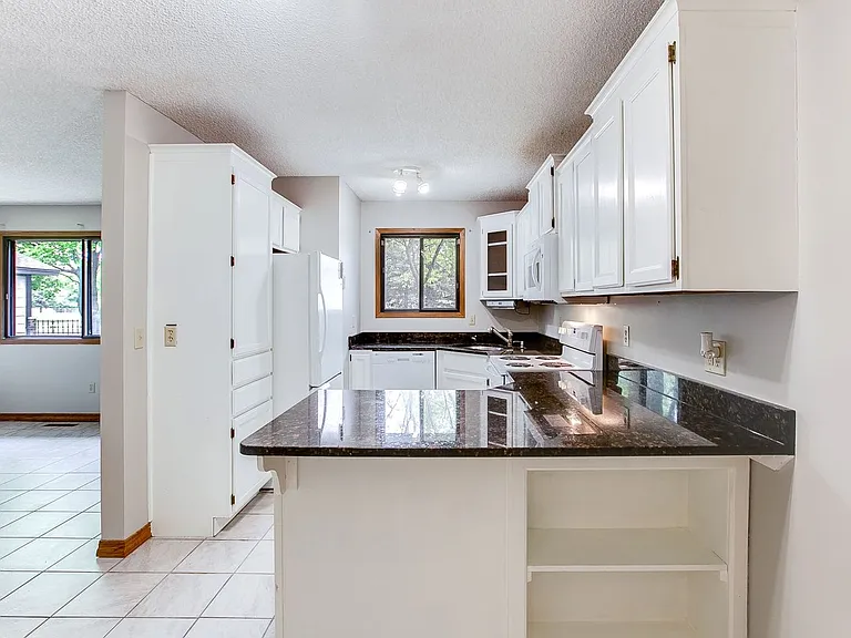 7505 Villa Ct — Photo 4