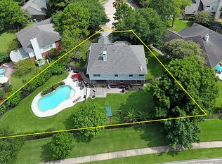 201 Carmichael Ct, League City, TX 77573