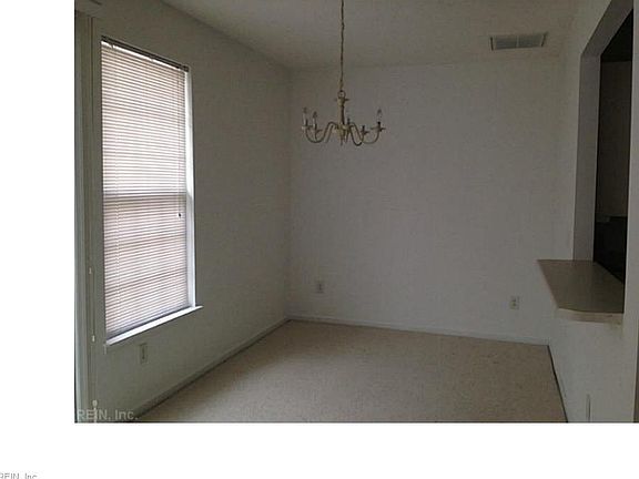 4th image of 5876 Ludington Dr