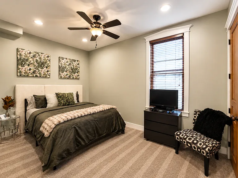 1315 W Henderson St #2 — Photo 9