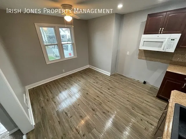 33 Tillotson Pl — Photo 3