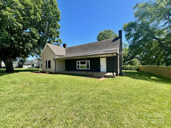 614 E Main Ave, Taylorsville, NC 28681