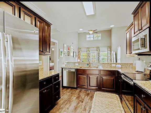 3rd image of 716 Elmbrook Dr