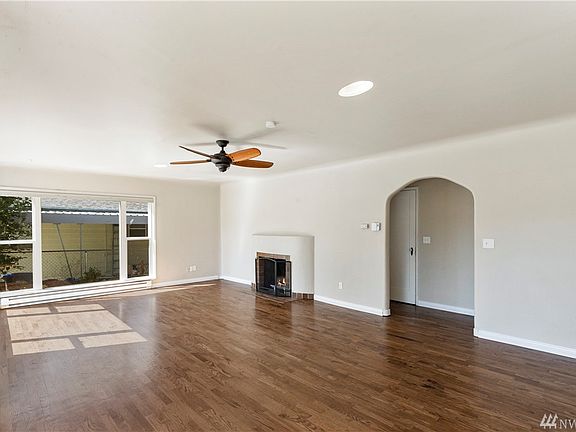 2nd image of 1131 Evans Ave W