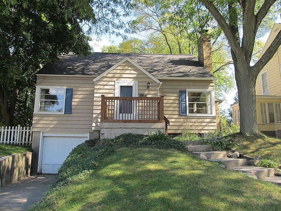 1st image of 1832 Sylvan Ave SE