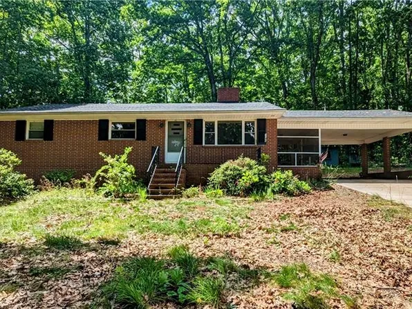 1185 Tobaccoville Rd, Rural Hall, NC 27045