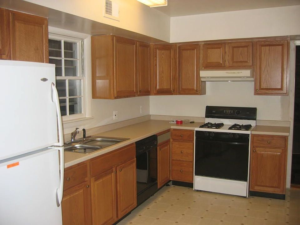 2nd image of 11723 Greenlane Dr