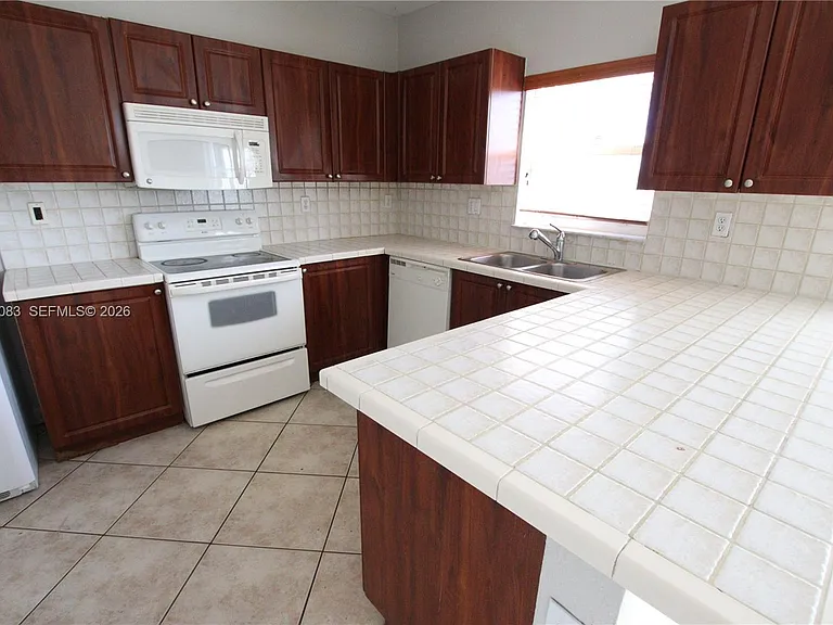 14758 SW 9th Ln — Photo 8