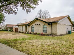1840 Chamberlain Dr, Carrollton, TX 75007