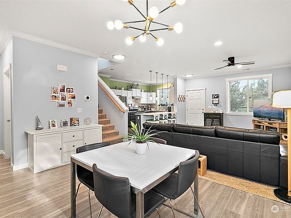 3rd image of 1226 51st Street NE