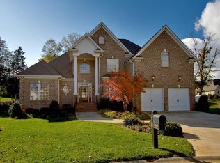 121 Nottinghill Ct, Simpsonville, SC 29681