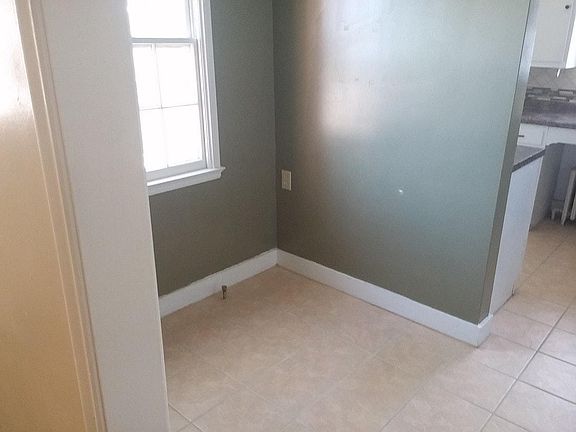 5th image of 3313 Cuming Street # Upper Floor