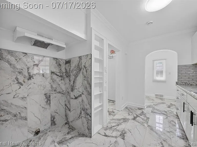 13527 Winthrop St — Photo 15