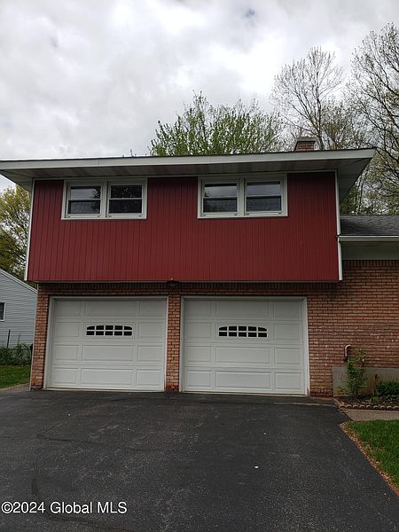 3rd image of 1046 Lucy Road