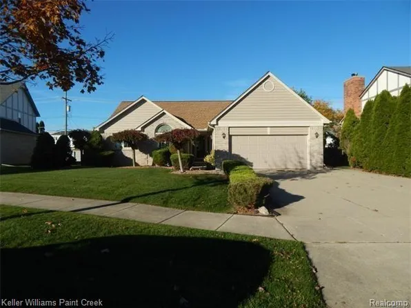 34335 Heartsworth Ln, Sterling Heights, MI 48312