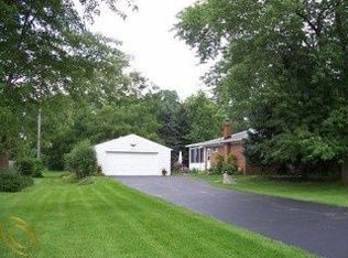 1835 Hiller Rd, West Bloomfield, MI 48324