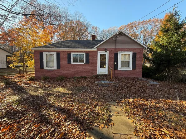 13507 152nd Ave, Grand Haven, MI 49417