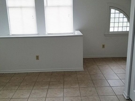 4th image of 2200 Gilbert Ave #902-05