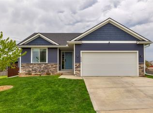 5328 Saint Andrews Cir, Des Moines, IA 50320