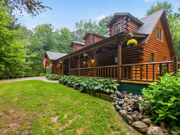 4636 N Hope Rd, Hope, MI 48628