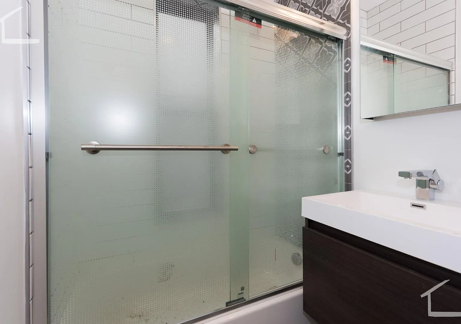 Excellent 3 Bed! — Photo 3