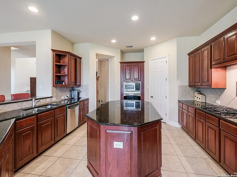 18211 Branson Fls — Photo 7