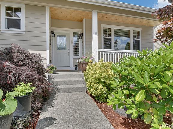 2nd image of 773 Gracie Ln W