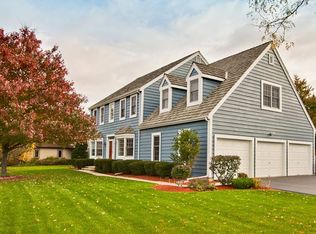 802 Jeanne Ct, Grayslake, IL 60030