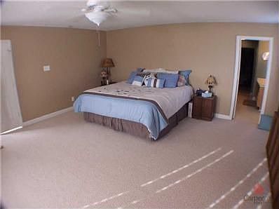 5th image of 10082 Pine Grove Way