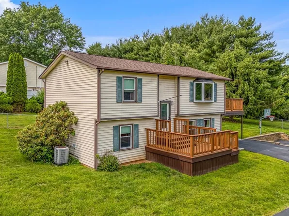 6531 Annie Akers Rd, Radford, VA 24141