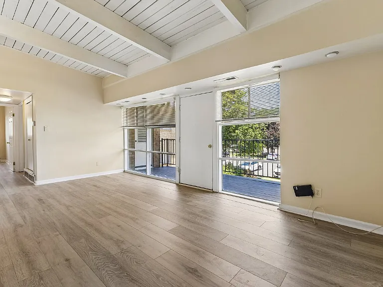 4901 Americana Dr — Photo 13