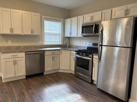 77 Merrifield St, Worcester, MA