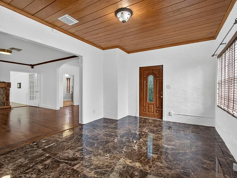616 Upland Rd — Photo 6