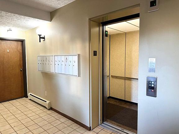 3rd image of 145 Waterfront Pl APT 7
