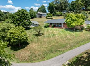 22 Brookside Dr, Franklin, NC 28734