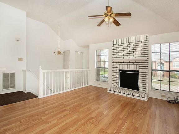 3rd image of 436 Chestnut Ln