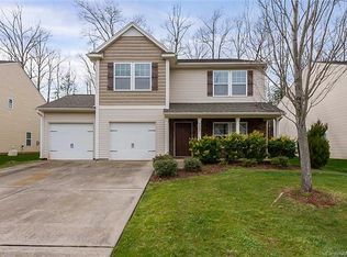8423 Lustre Rd, Charlotte, NC 28215