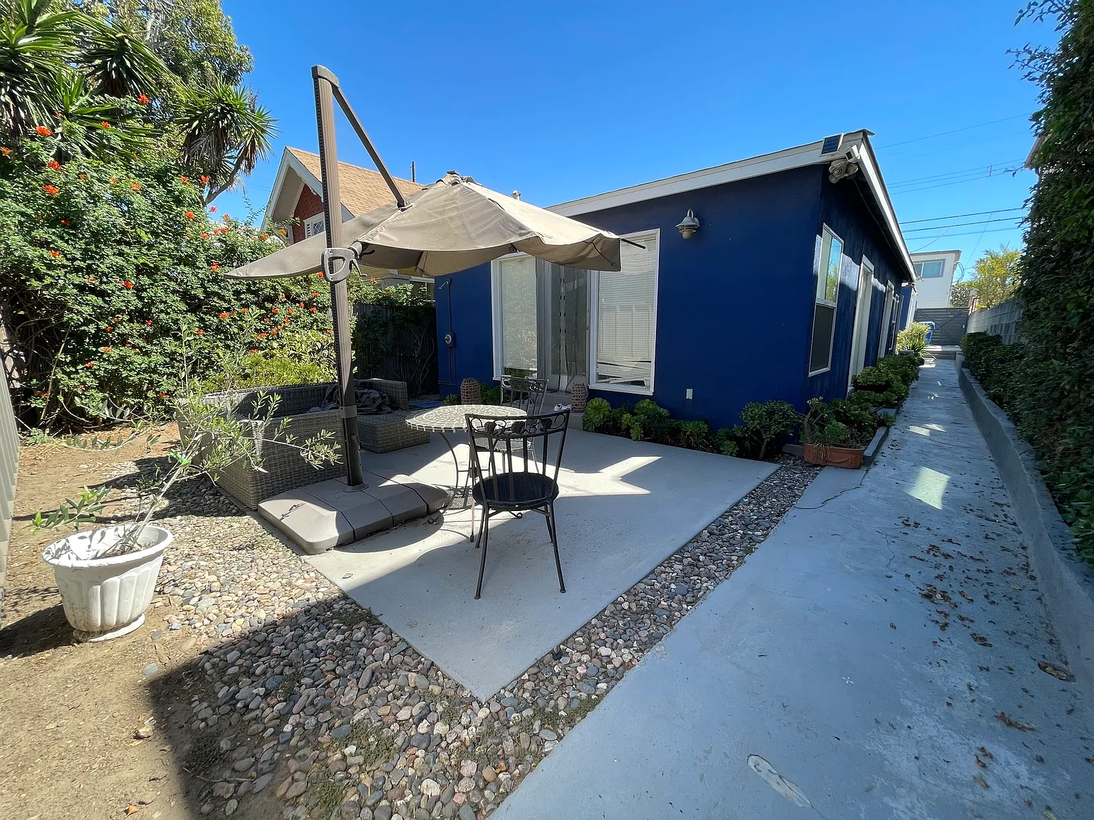 2 bed, 1.5 bath, 800 sqft, $6,500 — Photo 4