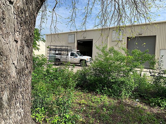 2nd image of 907 W Avenue I