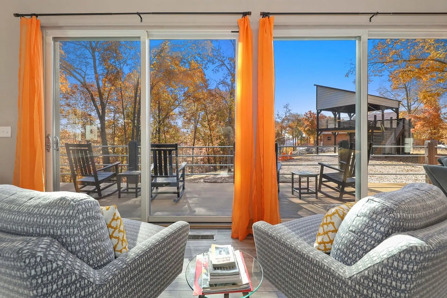 2 bed, 2.0 bath, 1237 sqft, $4,929 — Photo 2