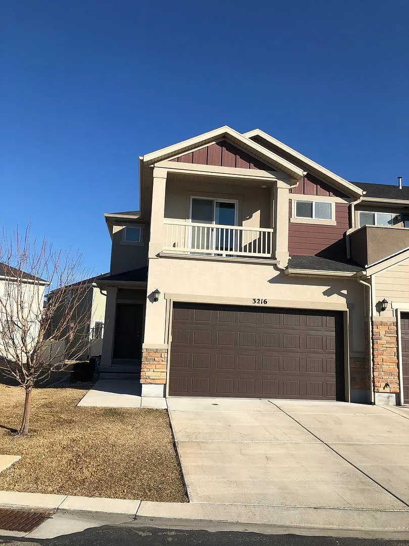 Gorgeous Lehi Townhome — Photo 1