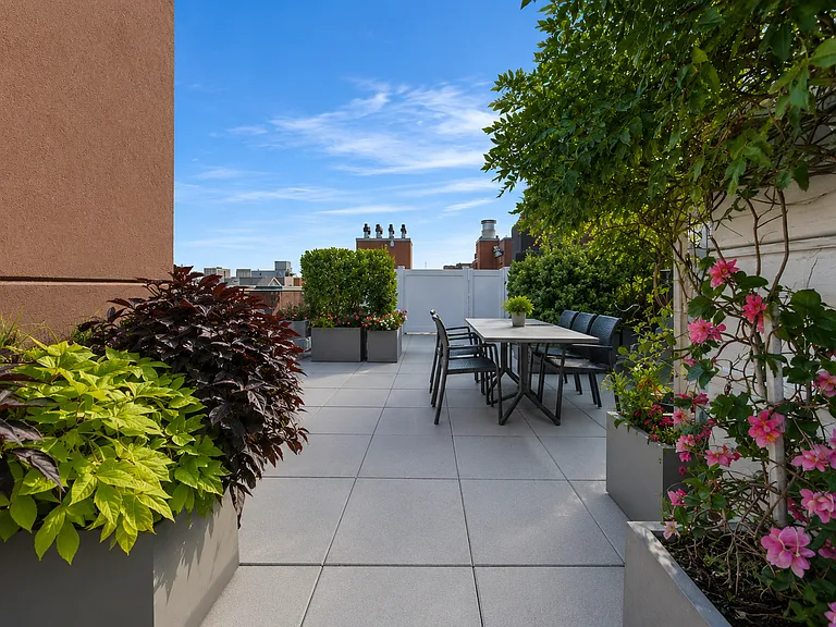 38 Roebling St #2L — Photo 8