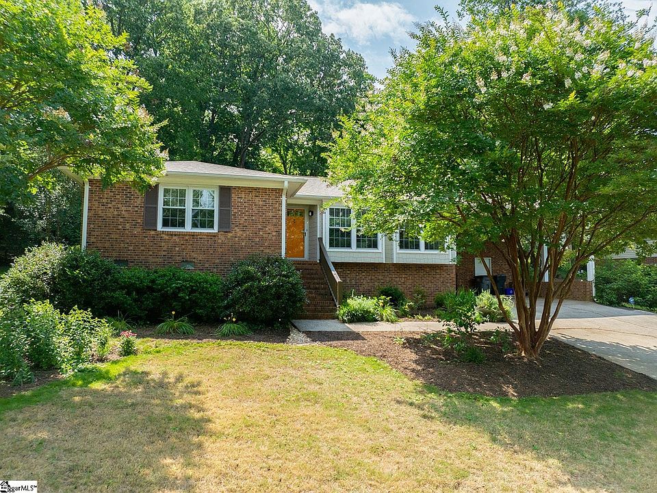 1st image of 19 Engel Dr