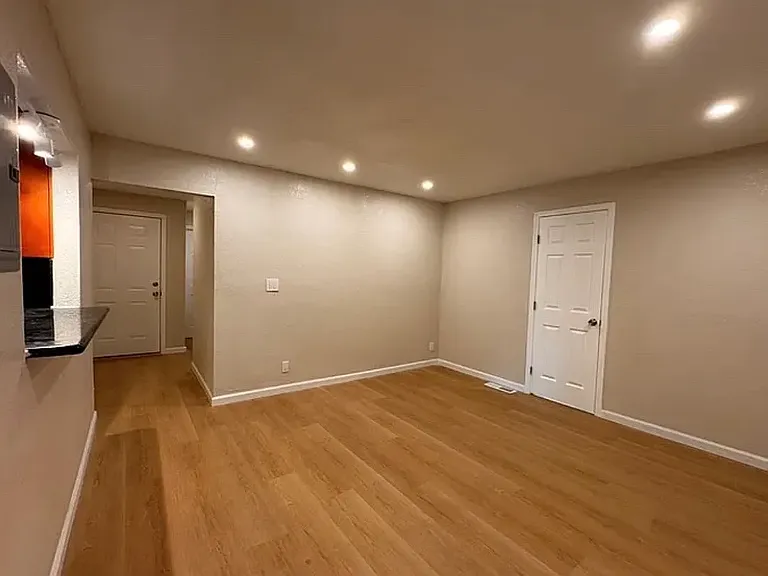 60 N Capitol Ave #A — Photo 3