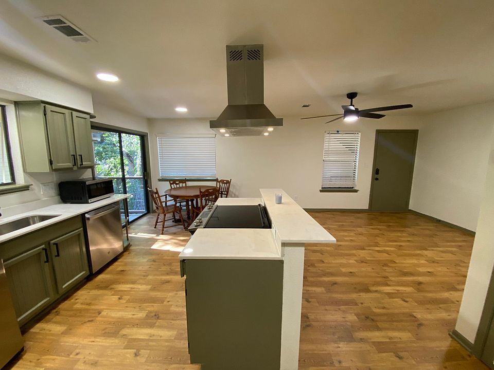 1st image of 421 W San Antonio St APT C4